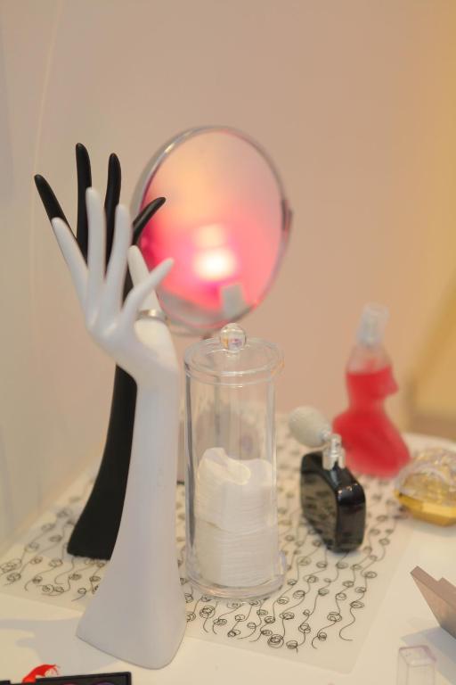 Chroma Italy - Ena Bed & Breakfast Roma